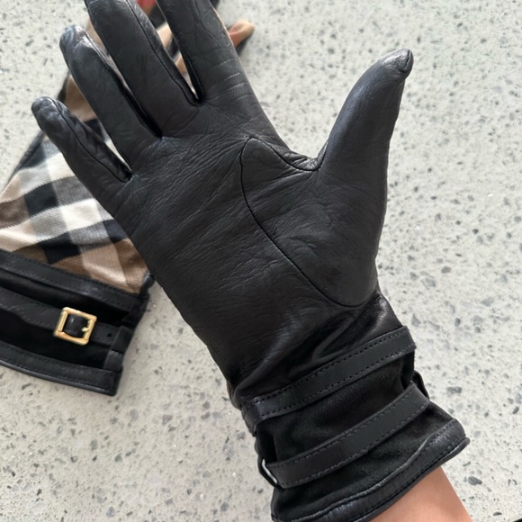 Vintage Burberry Leather Gloves - Picture 2 of 2